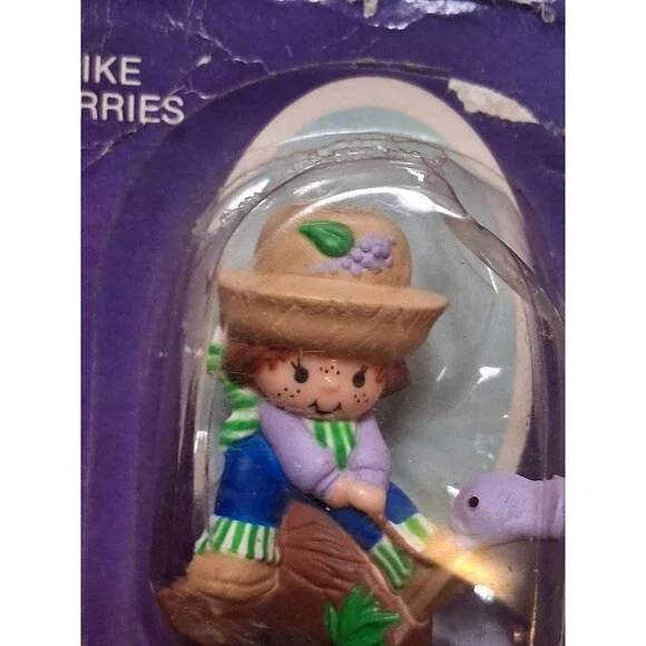 Kenner Strawberryland Miniatures Huckleberry Pie Doll in Pkg - Picture 3 of 4